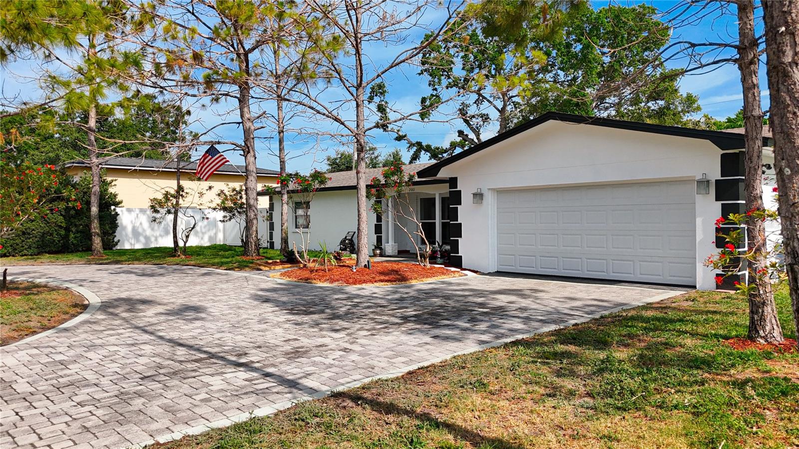 2001 PINELLAS POINT DRIVE S