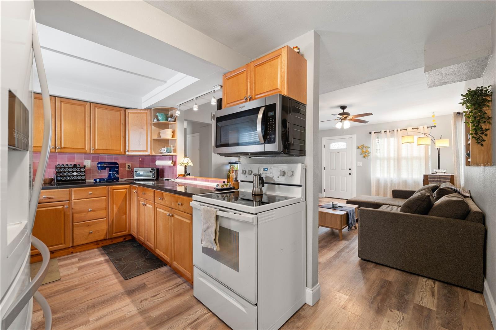 MEADOW LAWN 5TH ADD - Residential