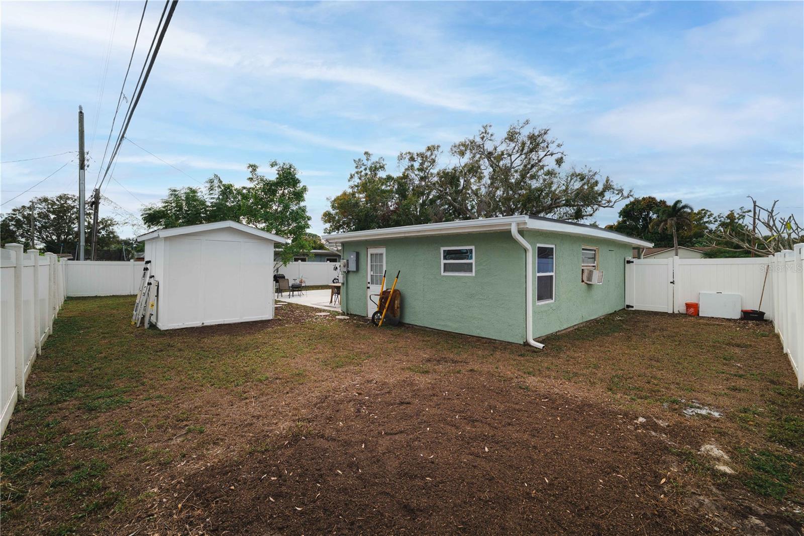 MEADOW LAWN 5TH ADD - Residential