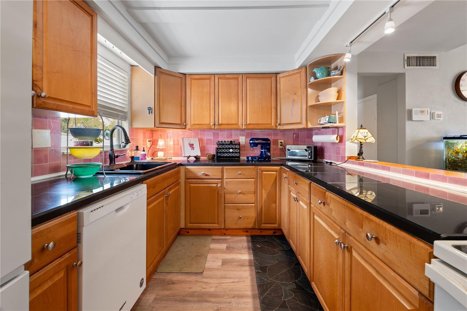 MEADOW LAWN 5TH ADD - Residential