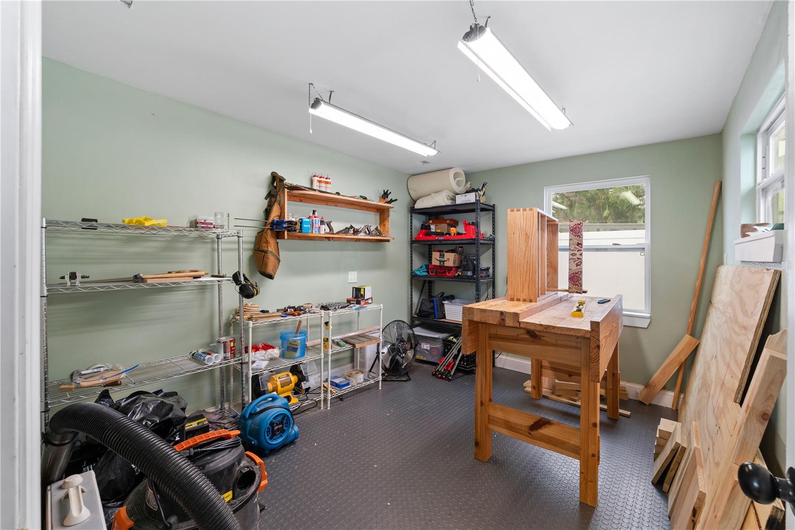 MEADOW LAWN 5TH ADD - Residential