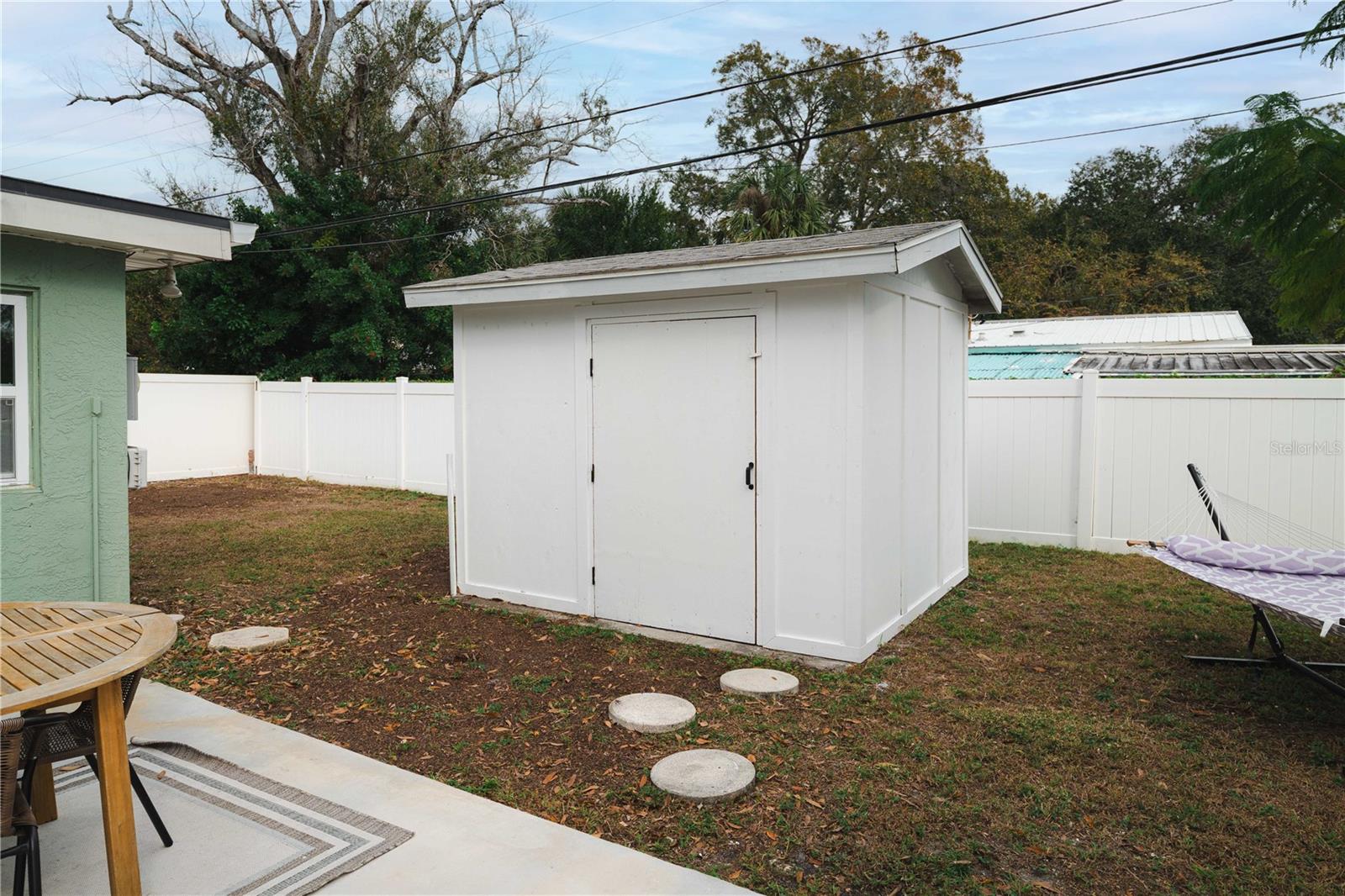 MEADOW LAWN 5TH ADD - Residential