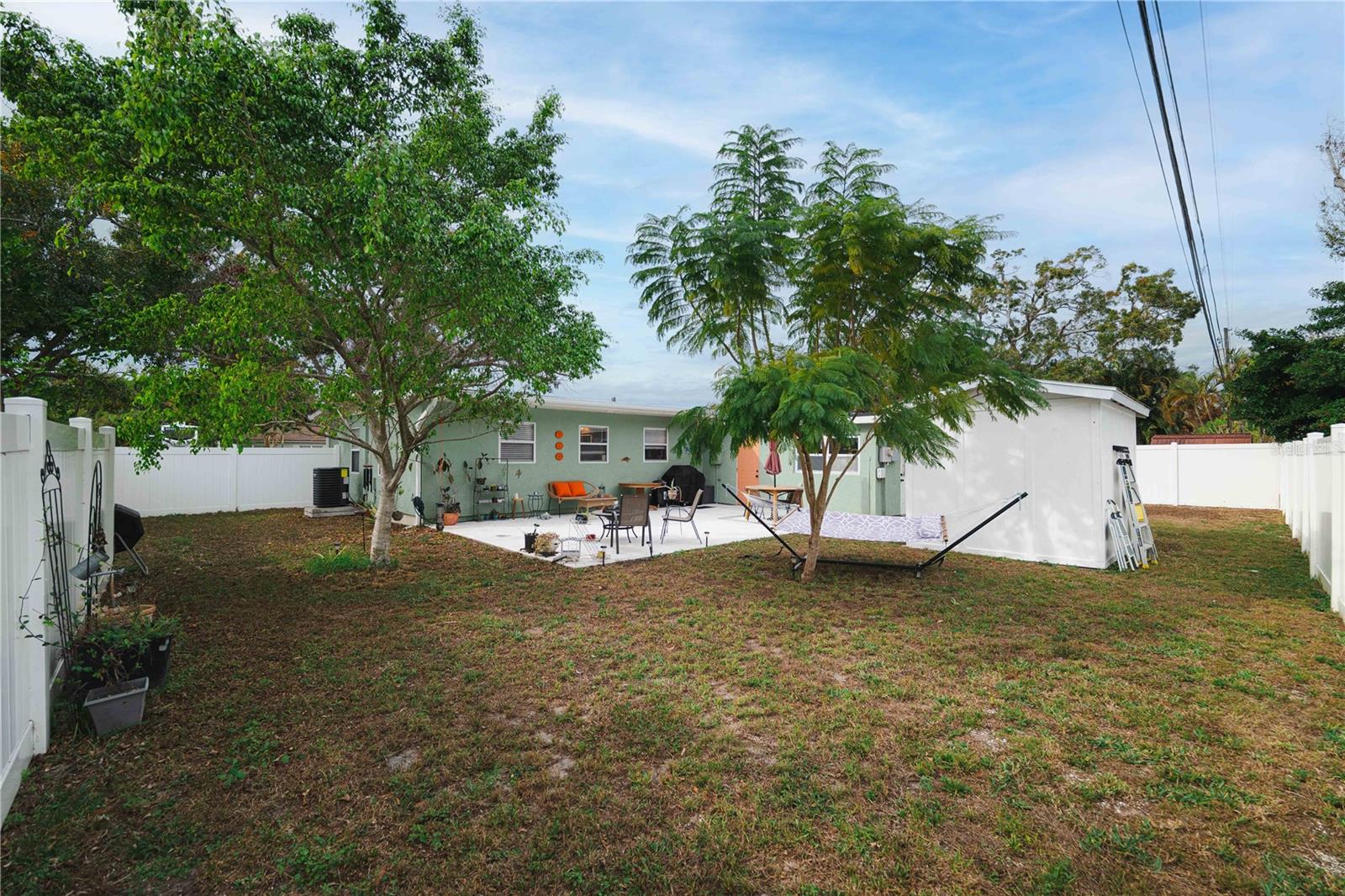 MEADOW LAWN 5TH ADD - Residential