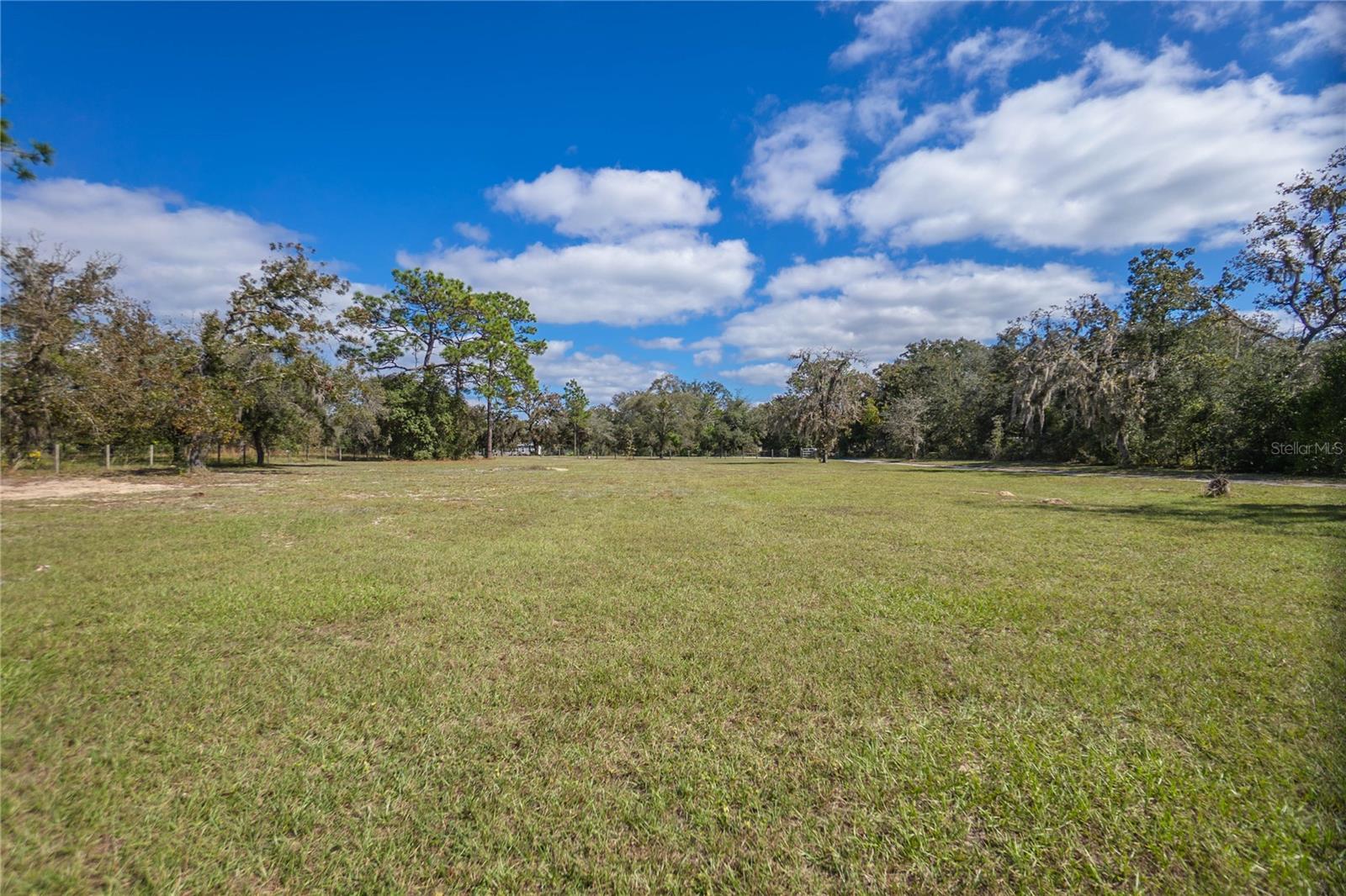 LEISURE ACRES UNIT 03 - Residential