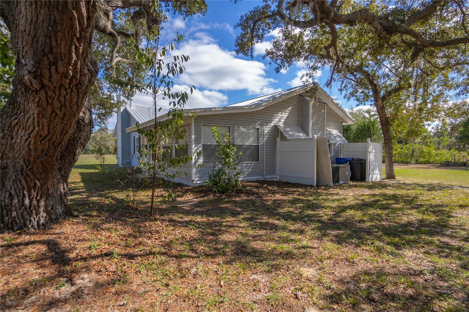 LEISURE ACRES UNIT 03 - Residential