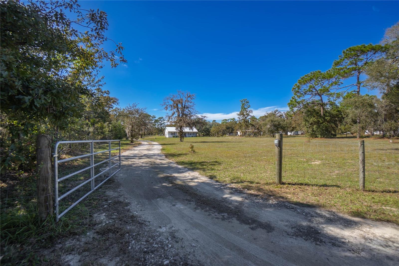 LEISURE ACRES UNIT 03 - Residential