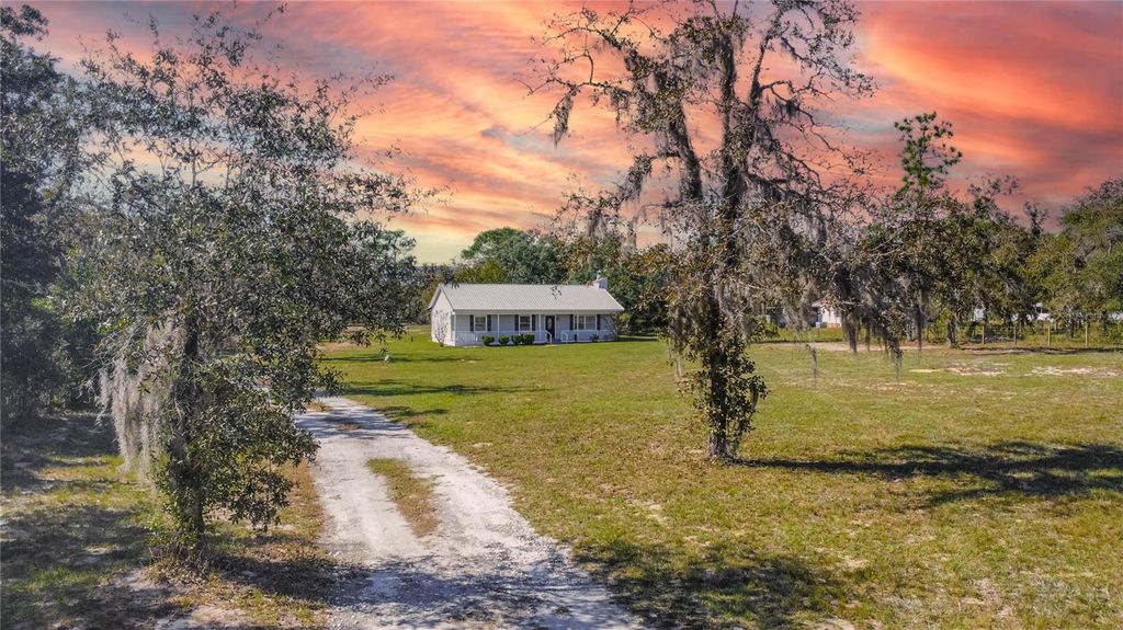 Photo of 5980 S Pine Tree Point, Lecanto, FL 34461 (MLS # OM713562)