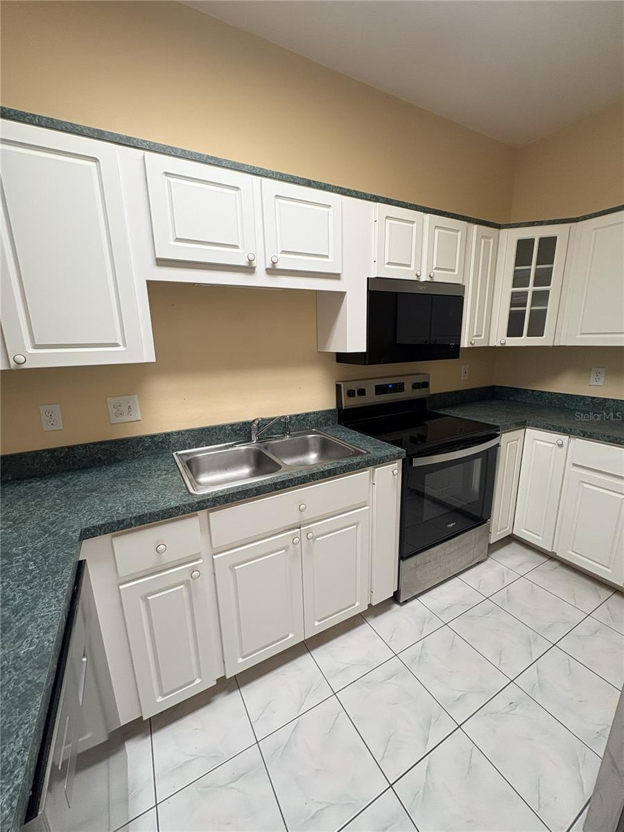 FAIR OAKS VILLAS - Residential Lease