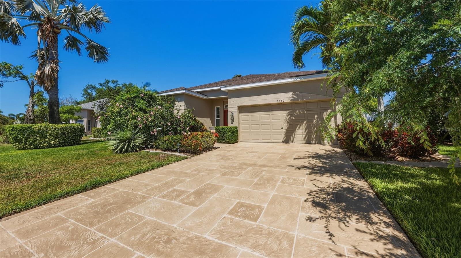 GLENN LAKES - Residential