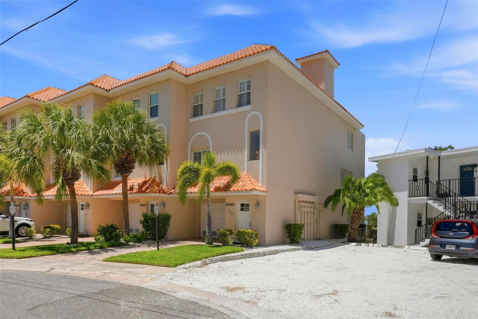 200 BRIGHTWATER DRIVE 10