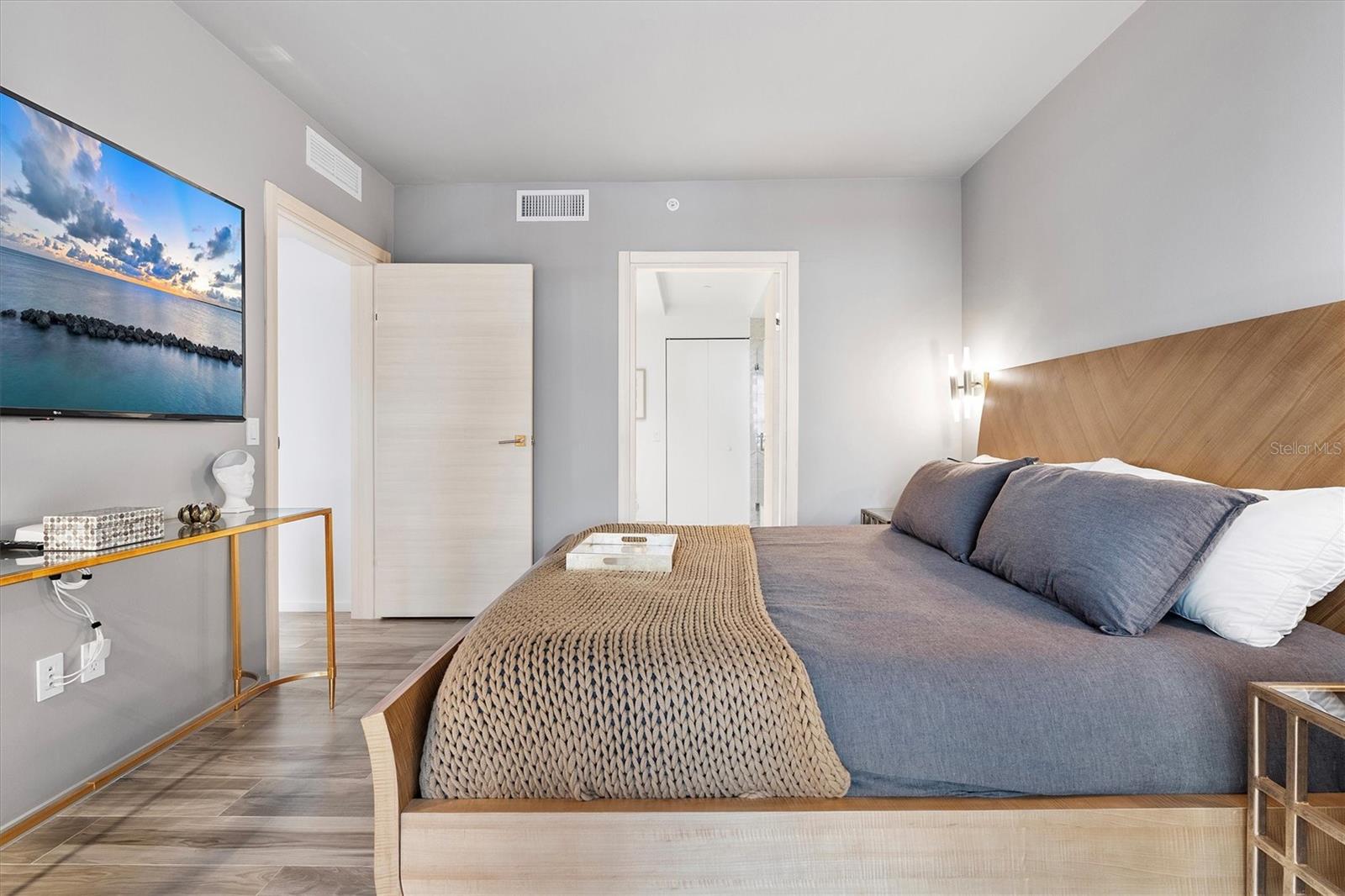 801 SMA RESIDENCES CONDO - Residential