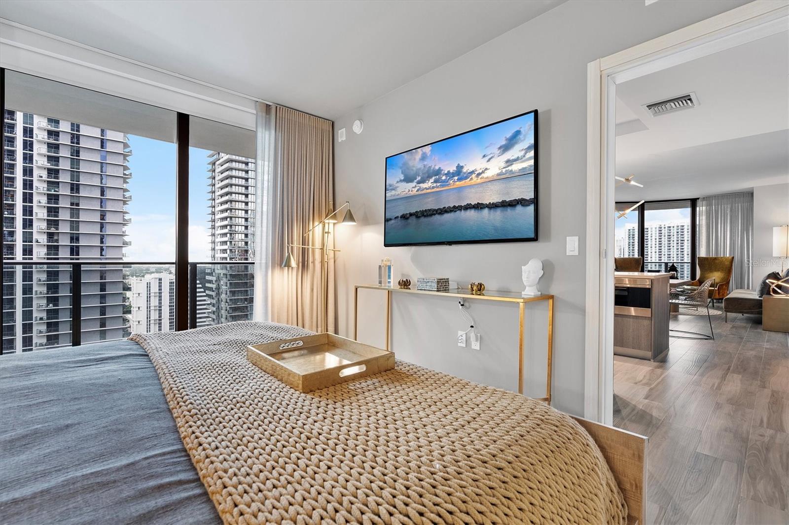 801 SMA RESIDENCES CONDO - Residential