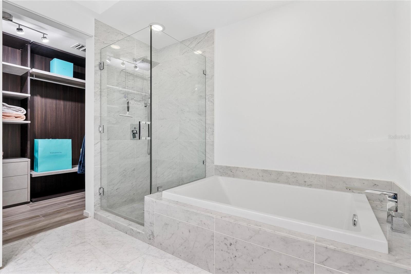 801 SMA RESIDENCES CONDO - Residential