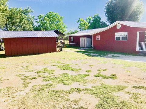 A home in WEWAHITCHKA