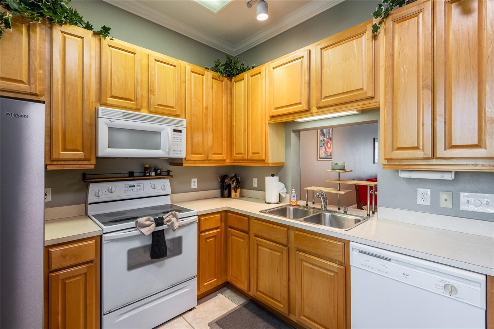 CALIENTE APTS CONDO - Residential