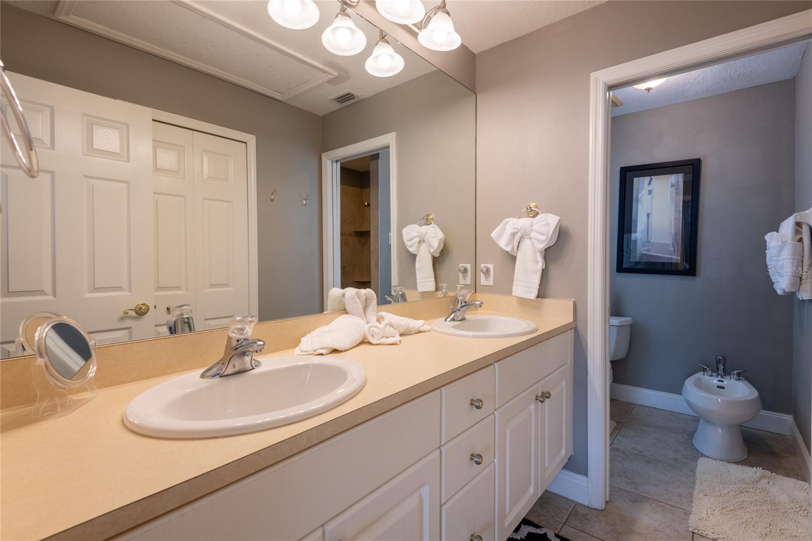 CALIENTE APTS CONDO - Residential