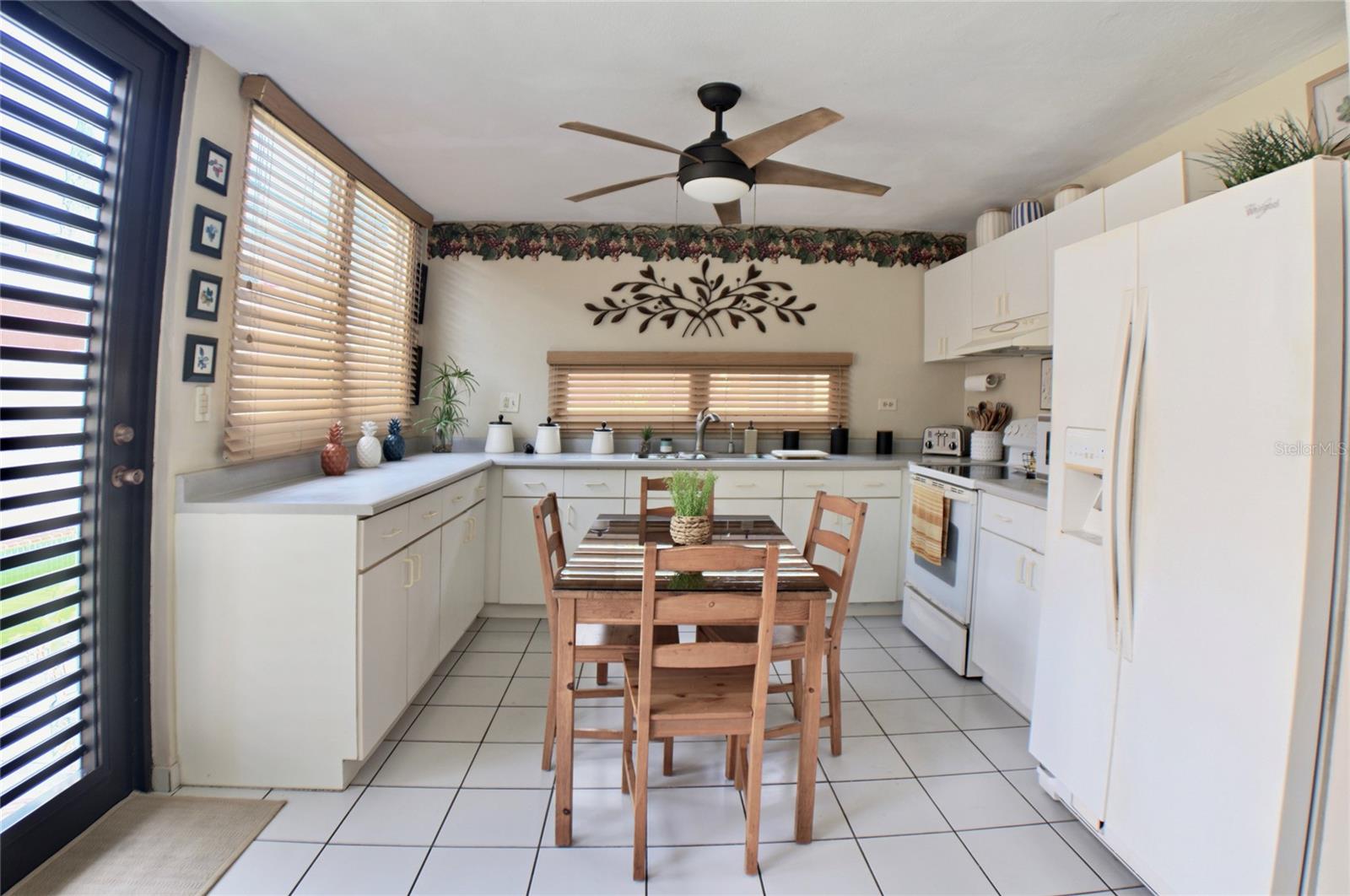 Calle 1 E-5 URB VALLE ESCONDIDO