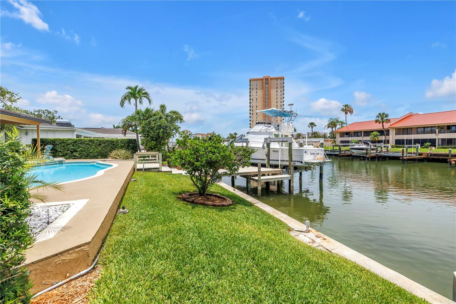 BAYWAY ISLES - Residential