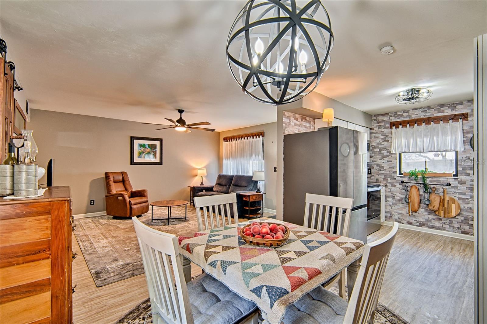 GONDOLA GARDENS H S - Residential