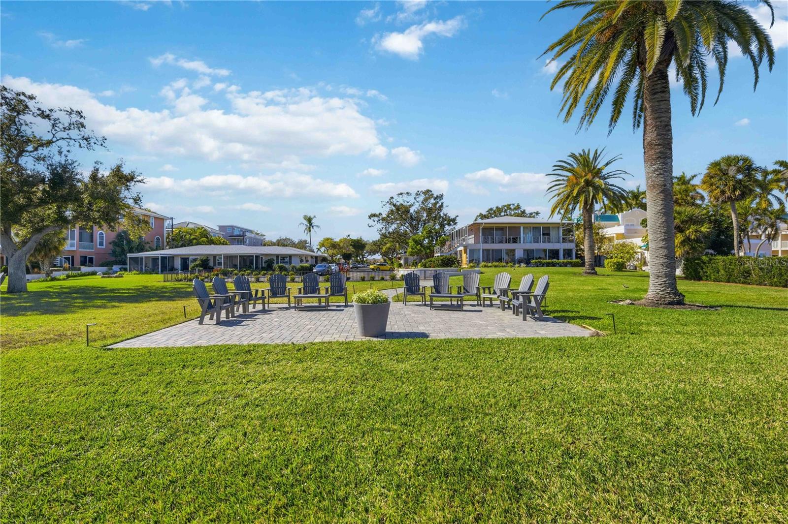 PROVINCIAL GARDENS - Residential