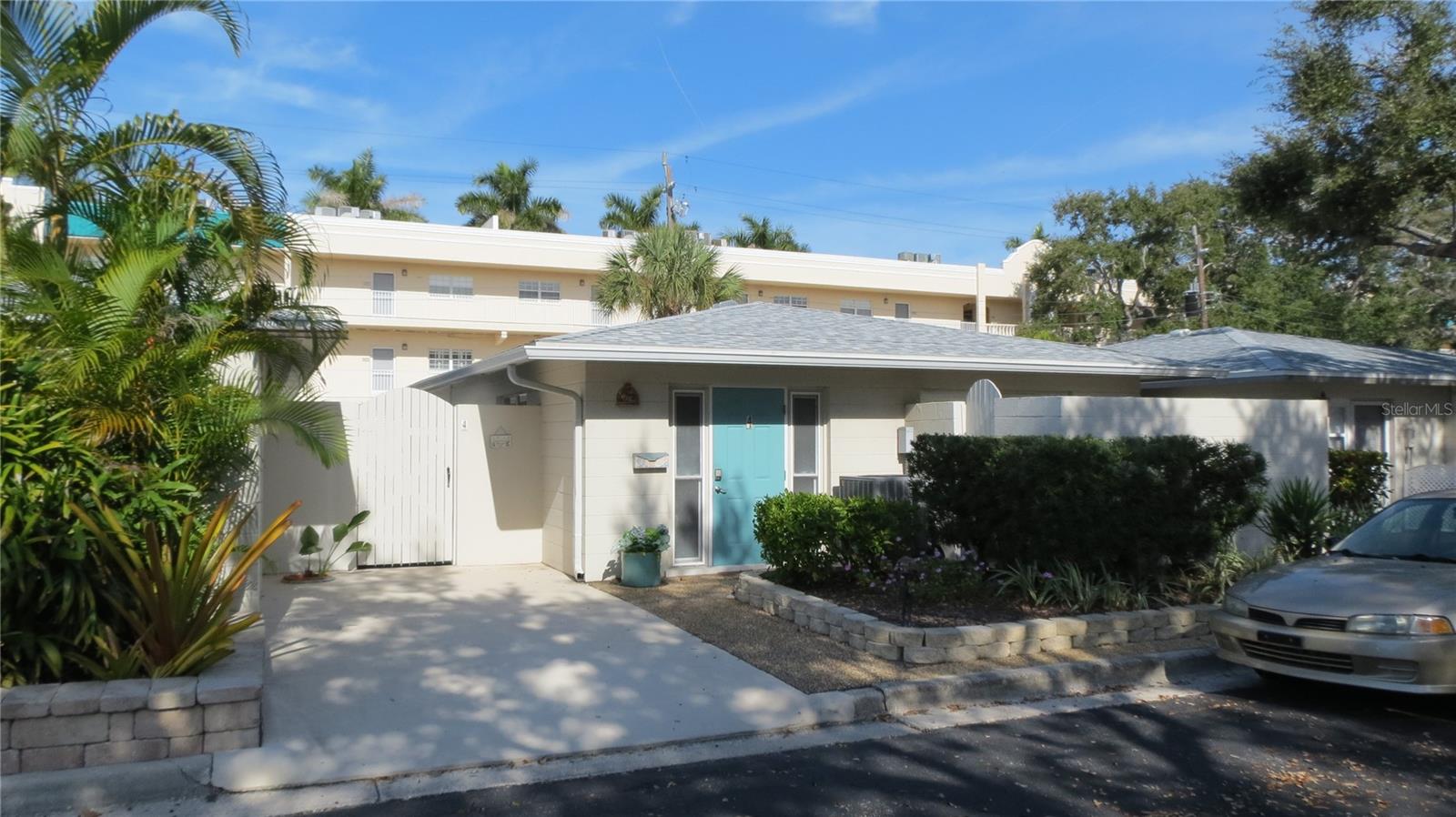 PROVINCIAL GARDENS - Residential