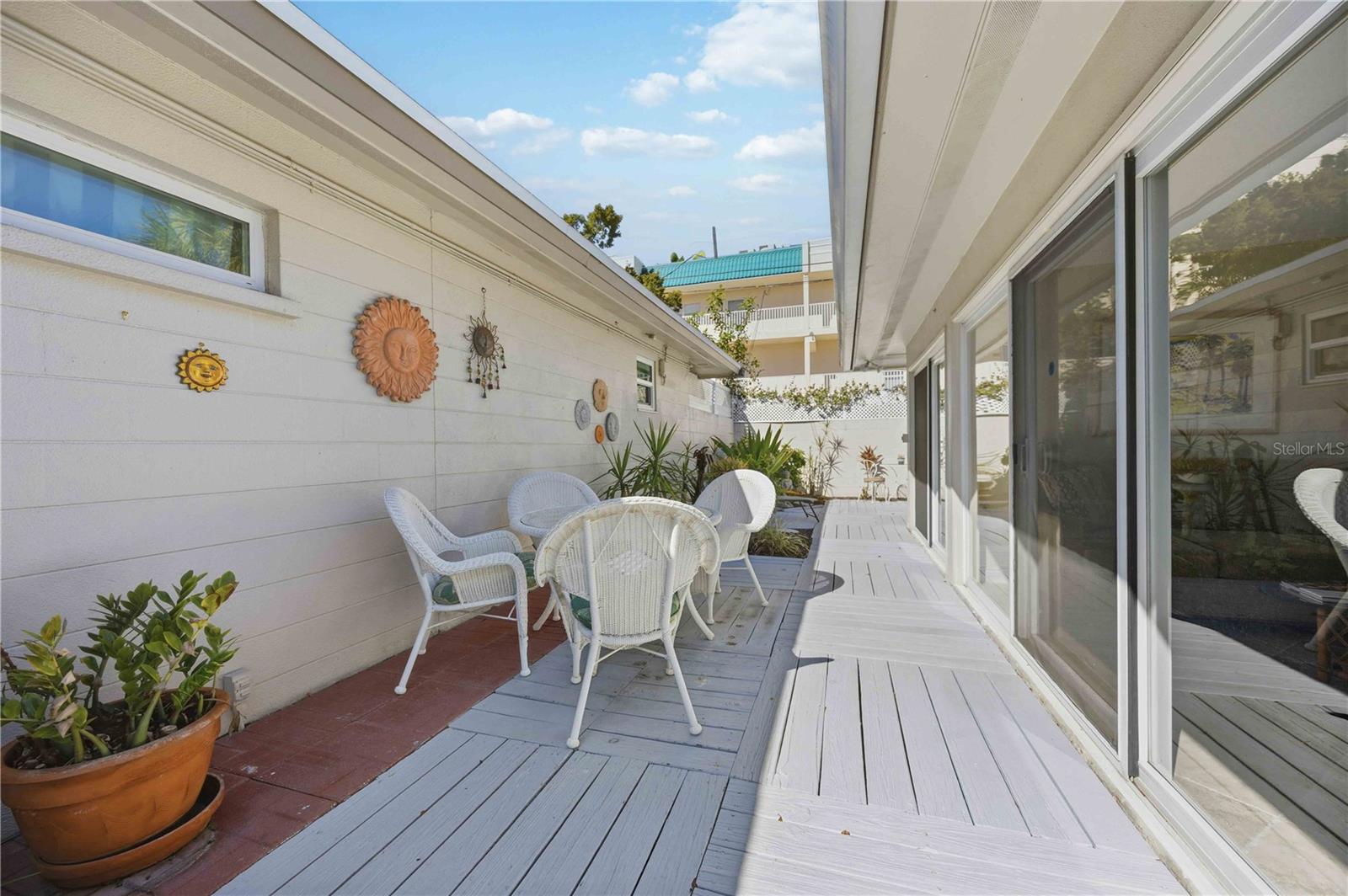 PROVINCIAL GARDENS - Residential