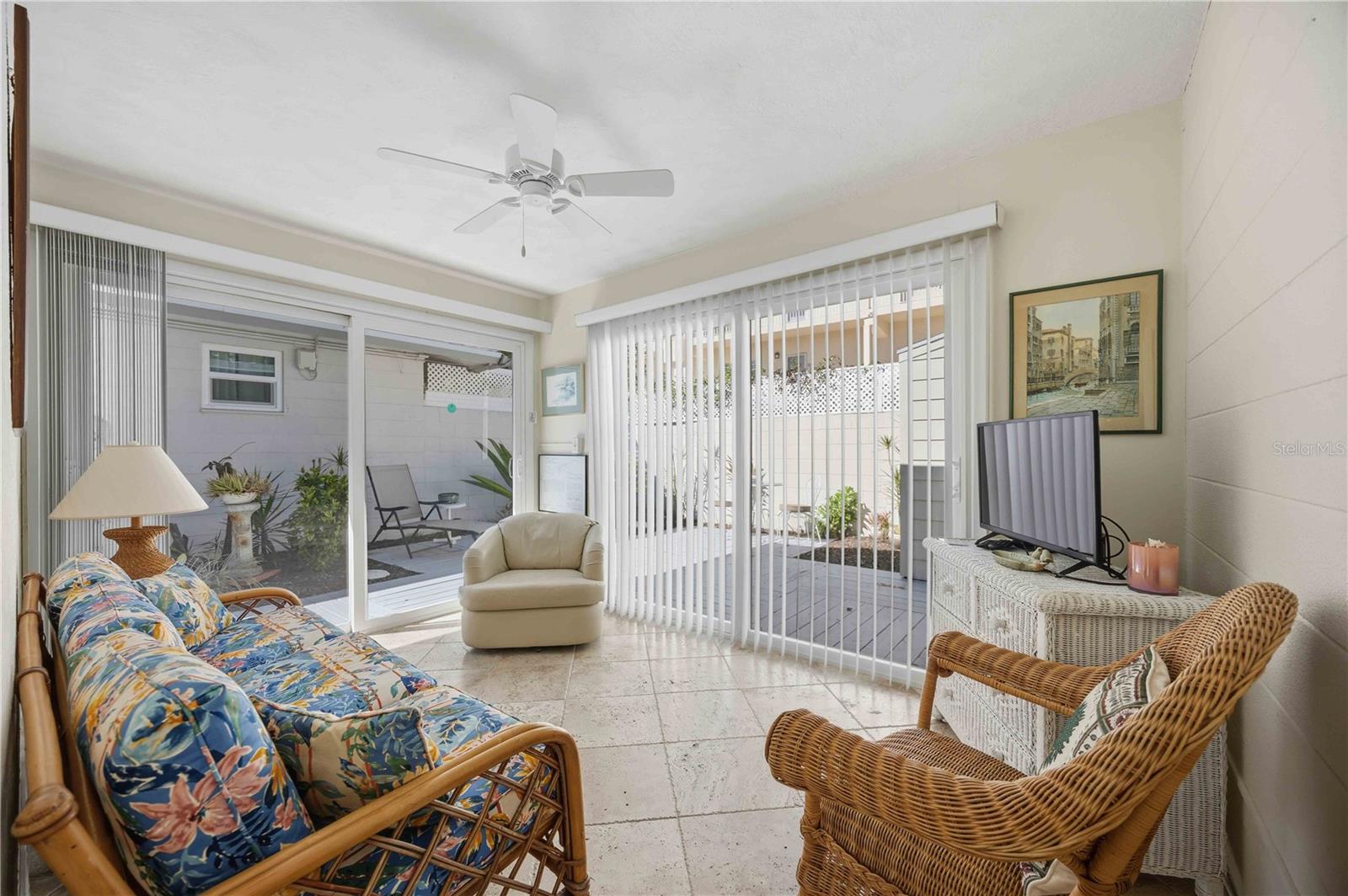 PROVINCIAL GARDENS - Residential