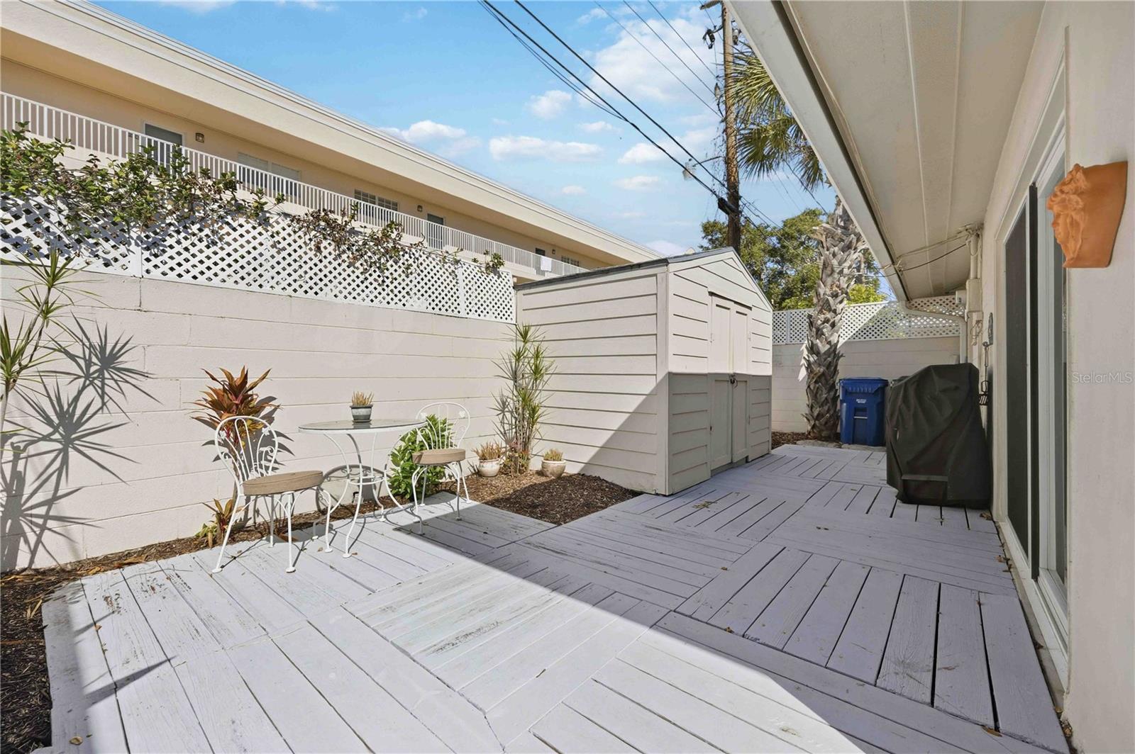 PROVINCIAL GARDENS - Residential