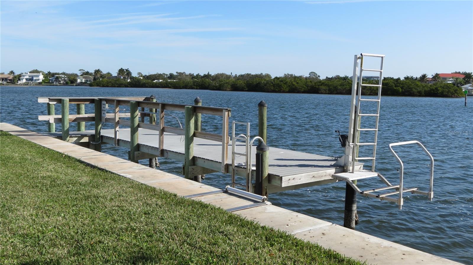 PROVINCIAL GARDENS - Residential