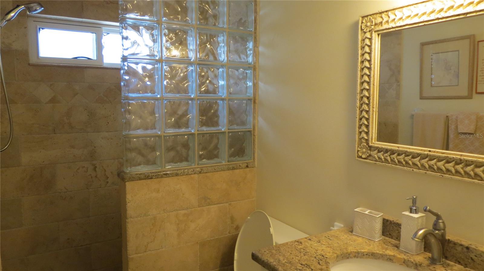 PROVINCIAL GARDENS - Residential