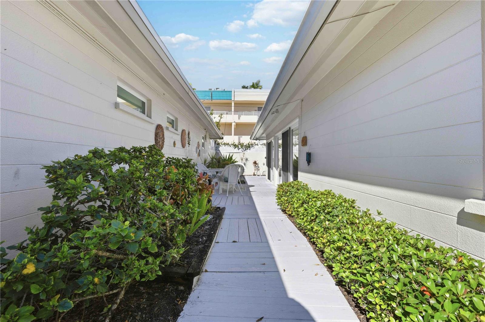 PROVINCIAL GARDENS - Residential