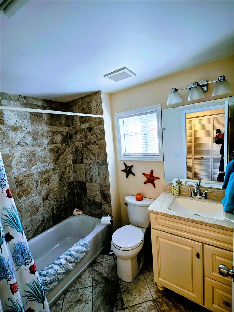 HAMLETS AT WHITCOMB PLACE THE - Residential