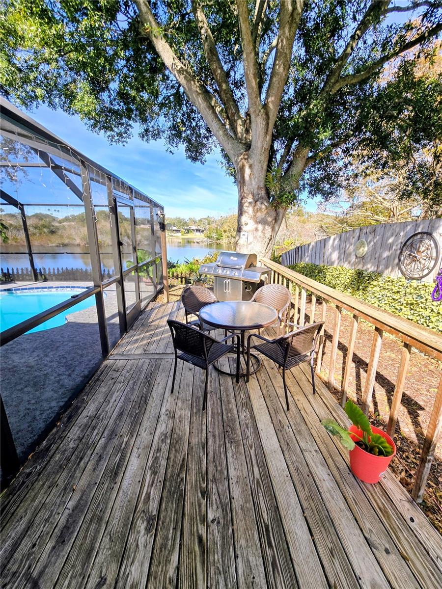 HAMLETS AT WHITCOMB PLACE THE - Residential