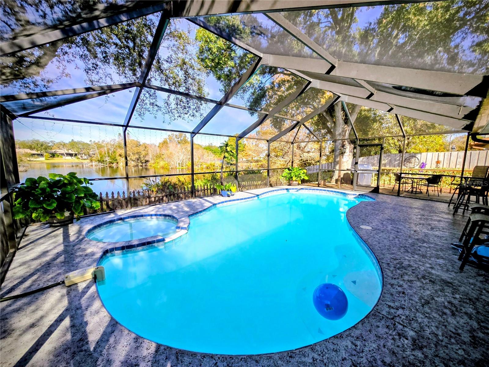 HAMLETS AT WHITCOMB PLACE THE - Residential