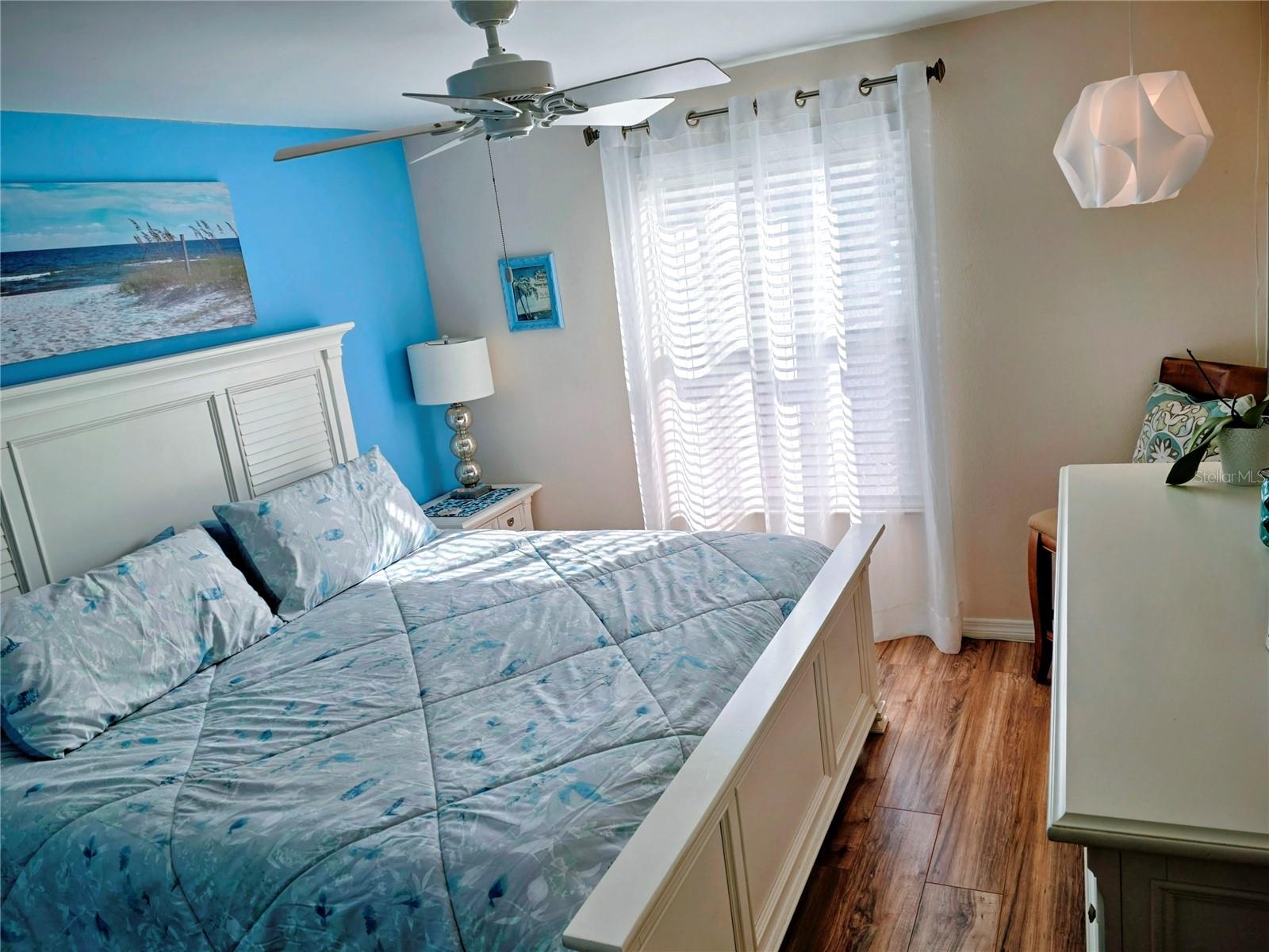 HAMLETS AT WHITCOMB PLACE THE - Residential