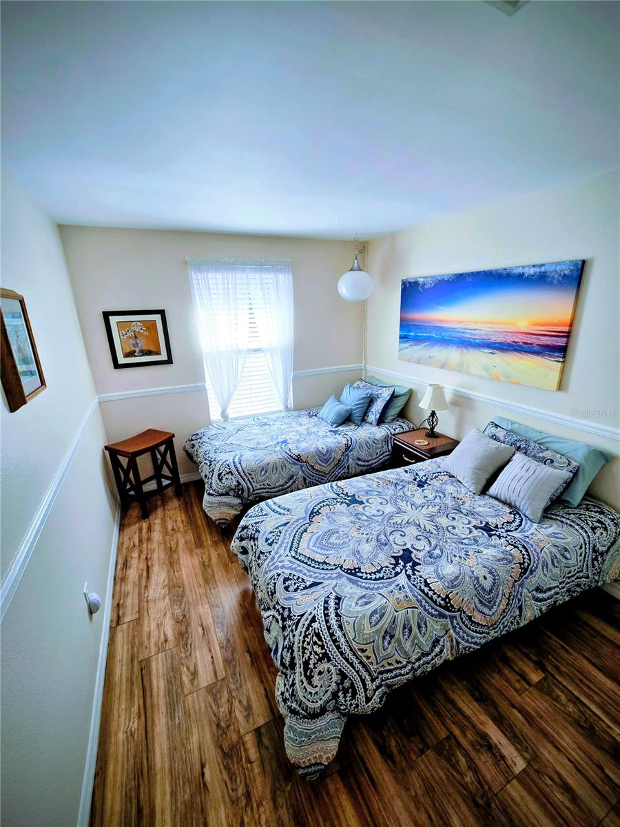 HAMLETS AT WHITCOMB PLACE THE - Residential