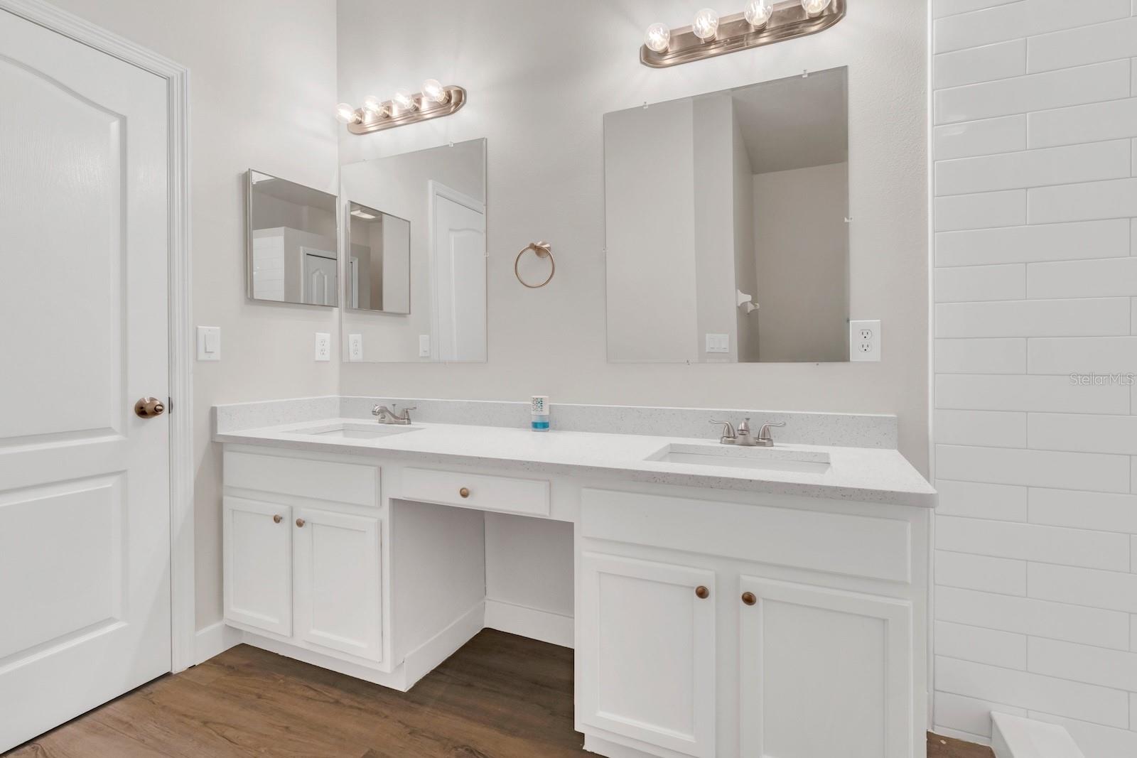 ROBINSON HILLS - Residential