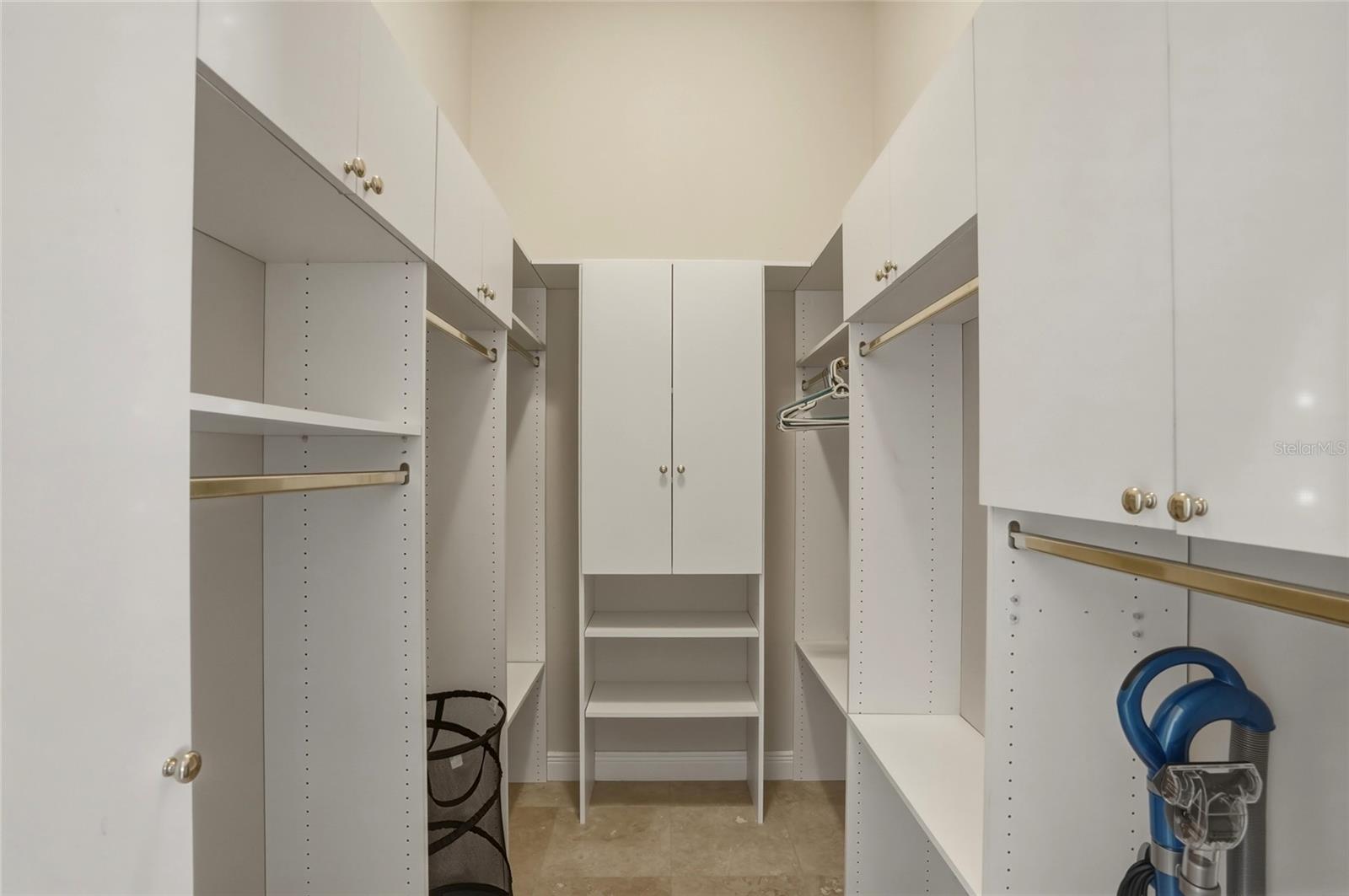 CHESTNUT CREEK MANORS - Residential