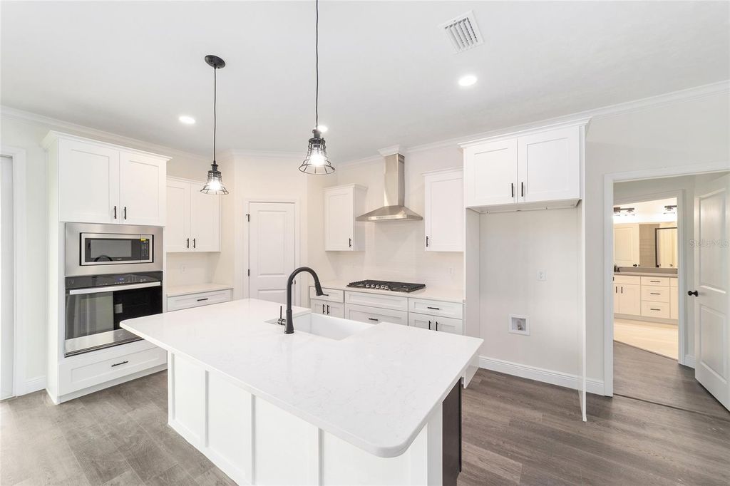 Photo of 6683 SW 10th Lane, Gainesville, FL 32607 (MLS # GC531116)