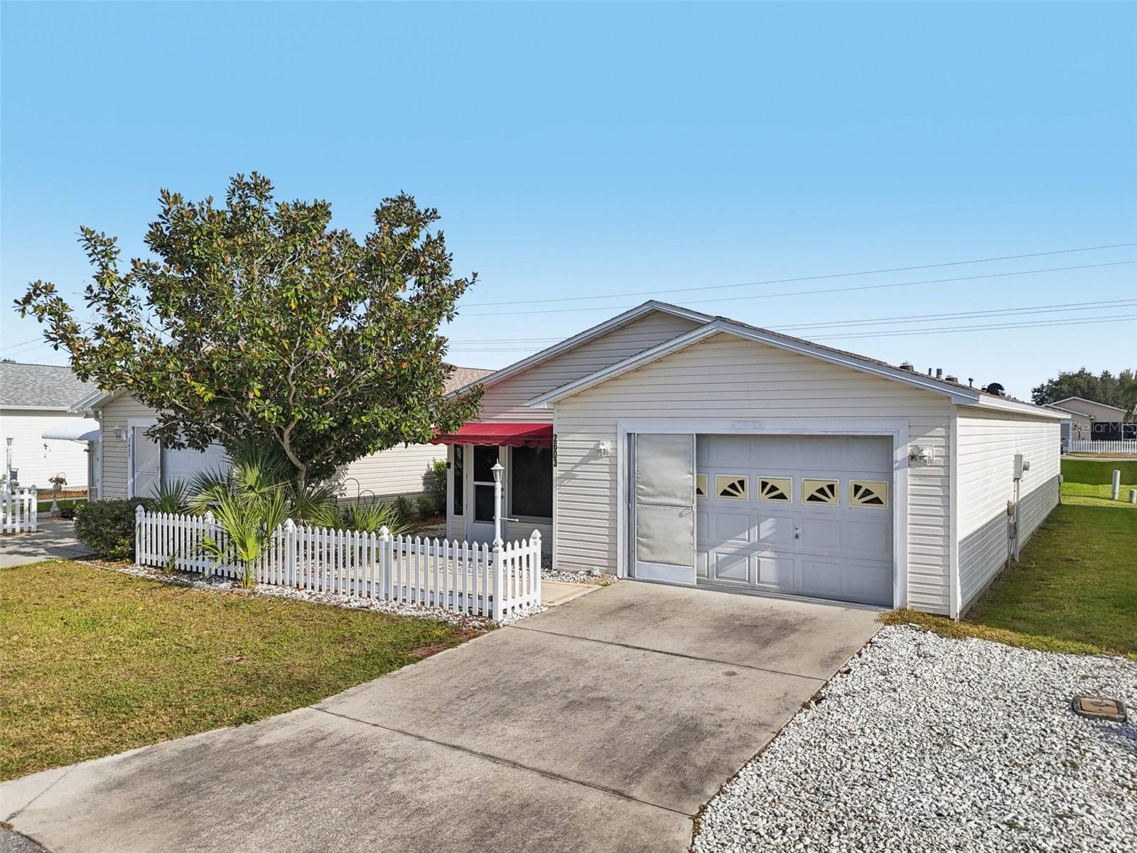 VILLAGES OF SUMTER VILLA DELCANTO - Residential