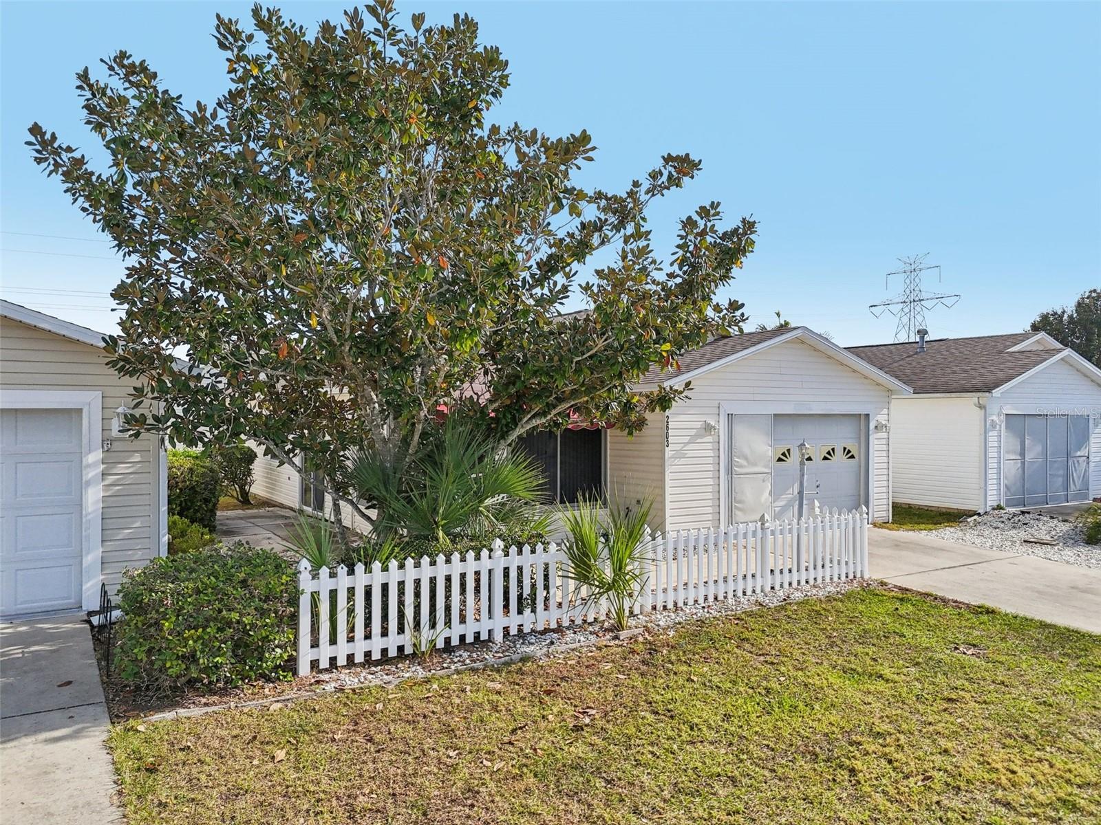 VILLAGES OF SUMTER VILLA DELCANTO - Residential