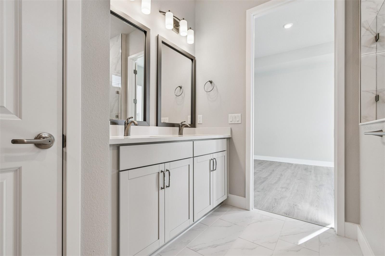 EMERALD LANDING AT WATERSIDE - Residential