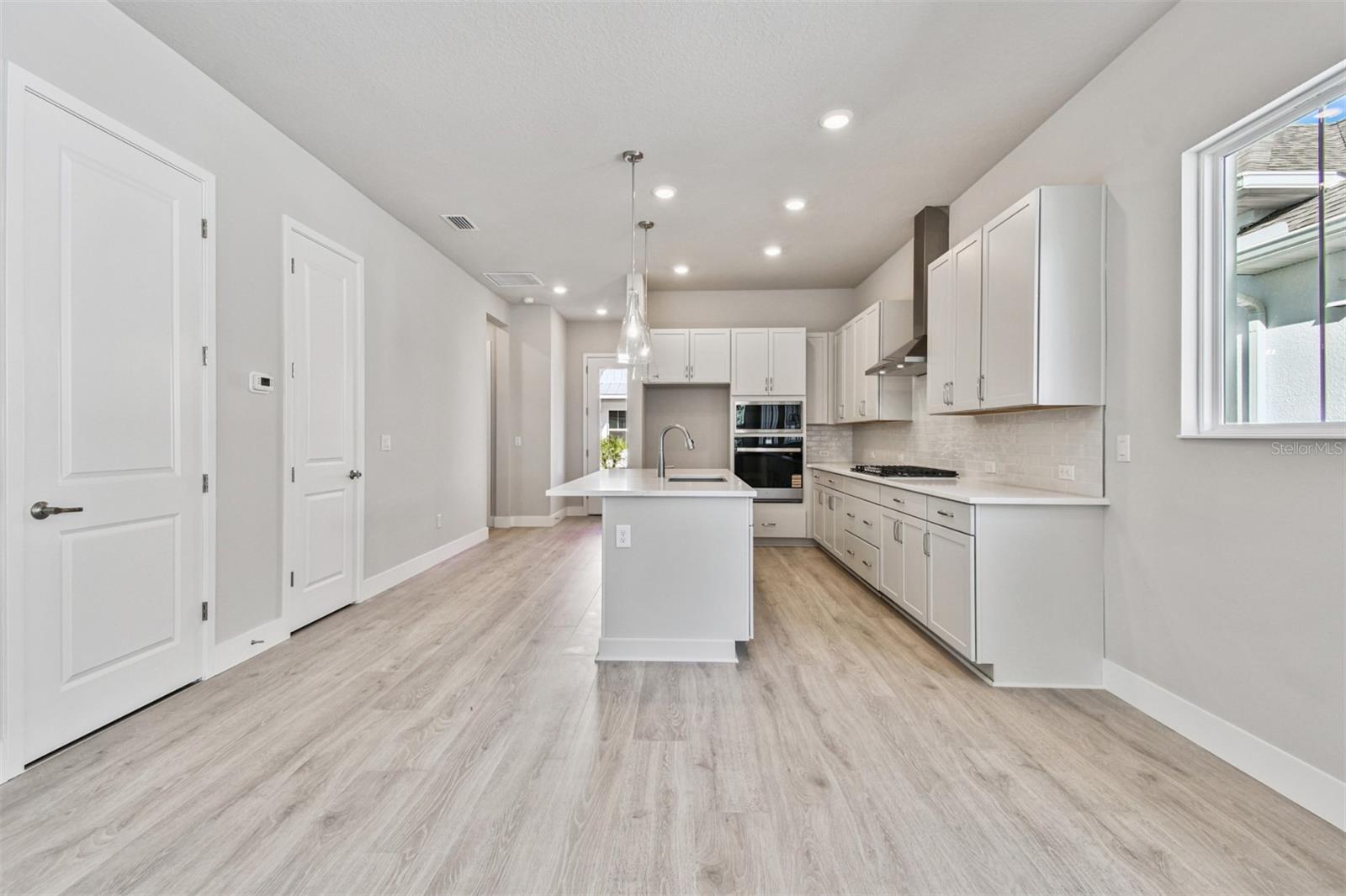 EMERALD LANDING AT WATERSIDE - Residential