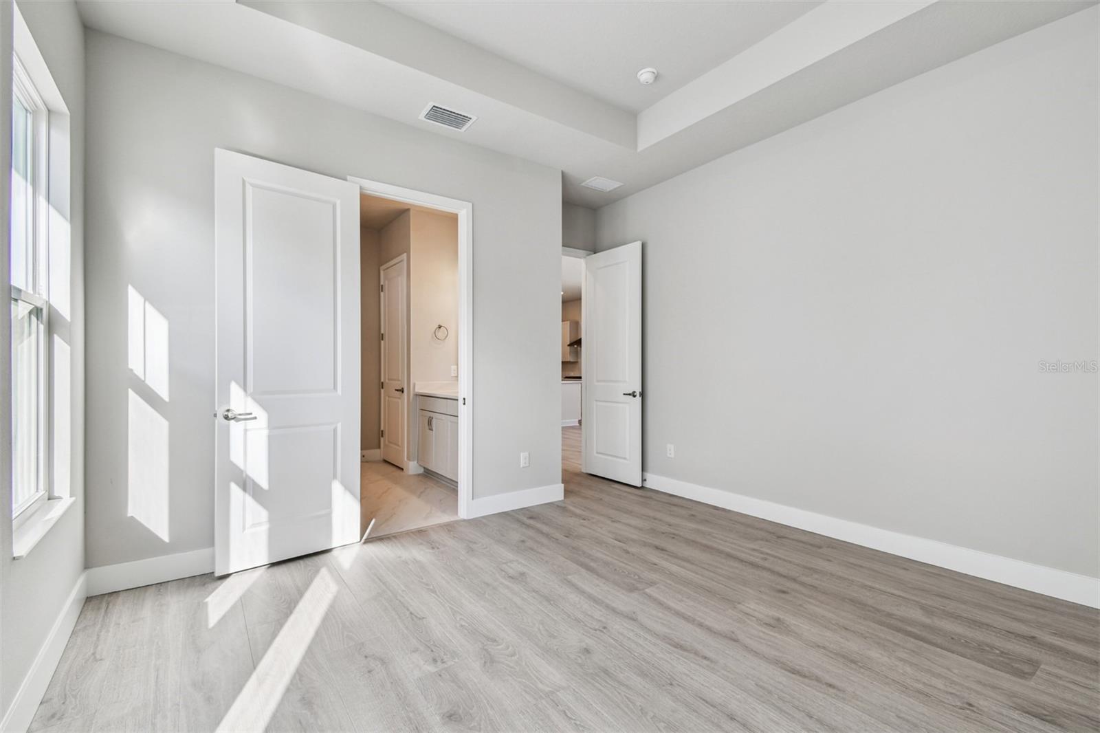 EMERALD LANDING AT WATERSIDE - Residential