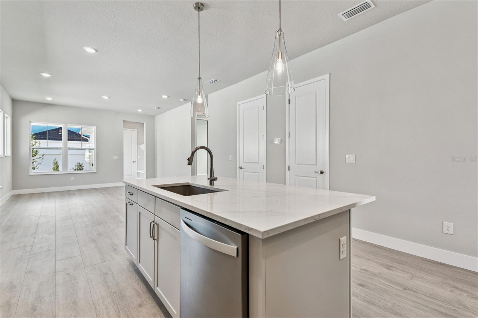 EMERALD LANDING AT WATERSIDE - Residential