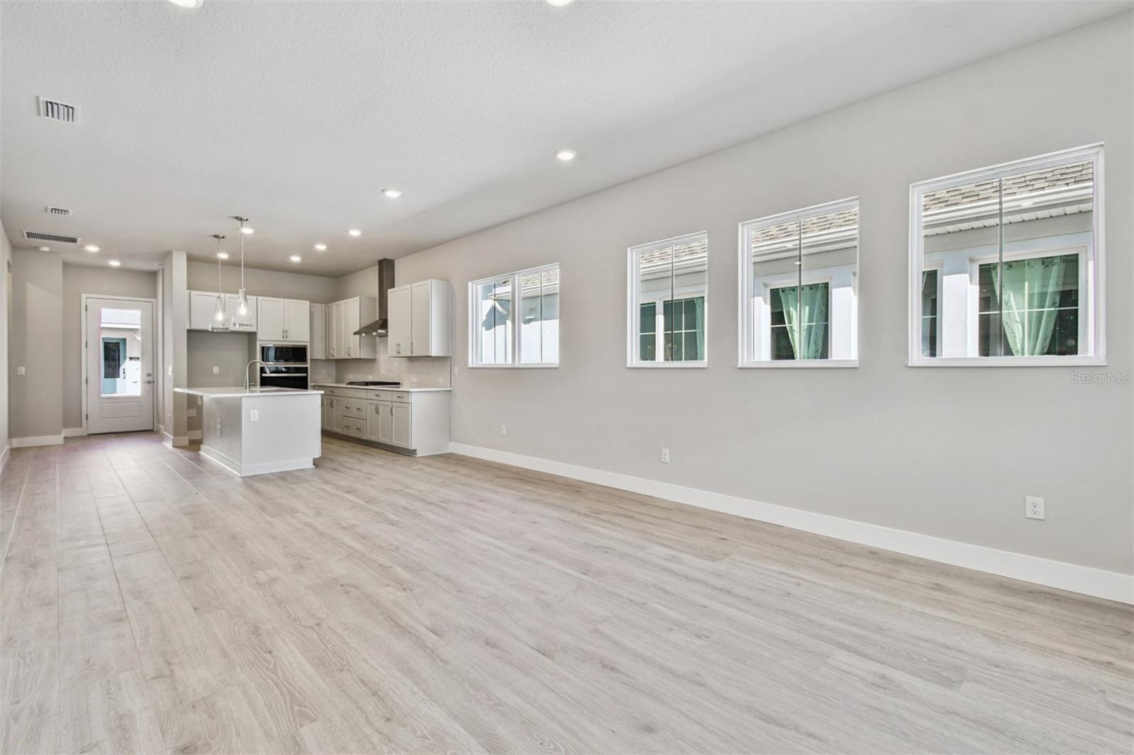 EMERALD LANDING AT WATERSIDE - Residential