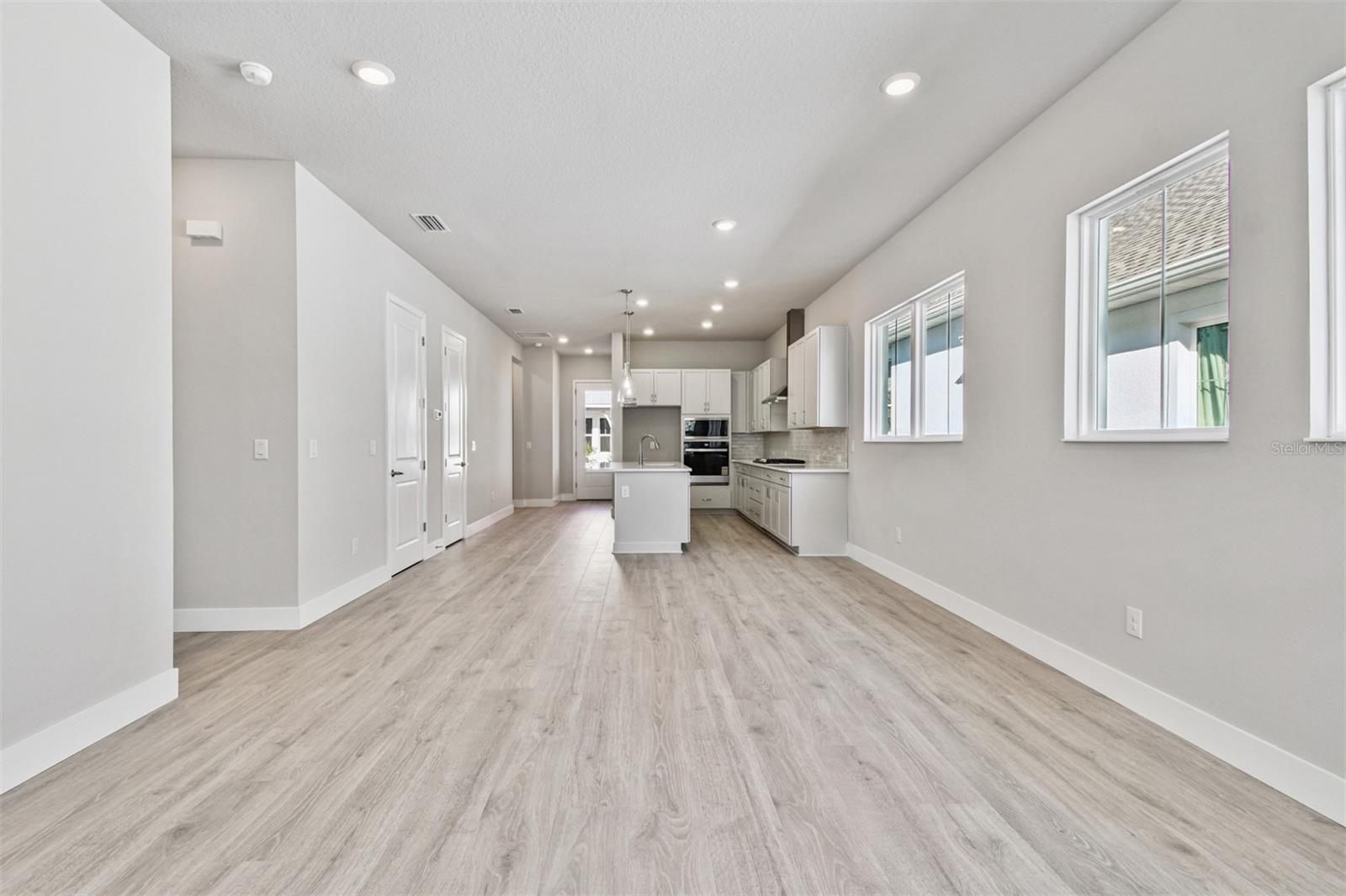 EMERALD LANDING AT WATERSIDE - Residential