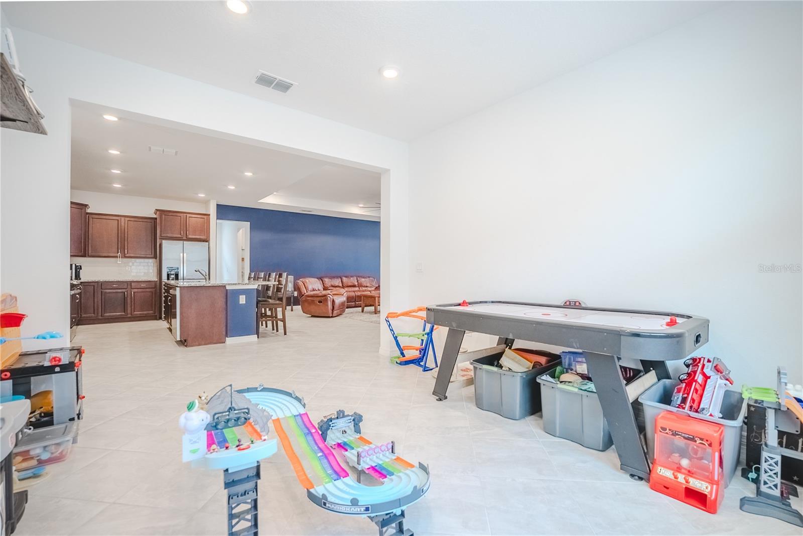 CALESA TOWNSHIP ROAN HILLS - Residential