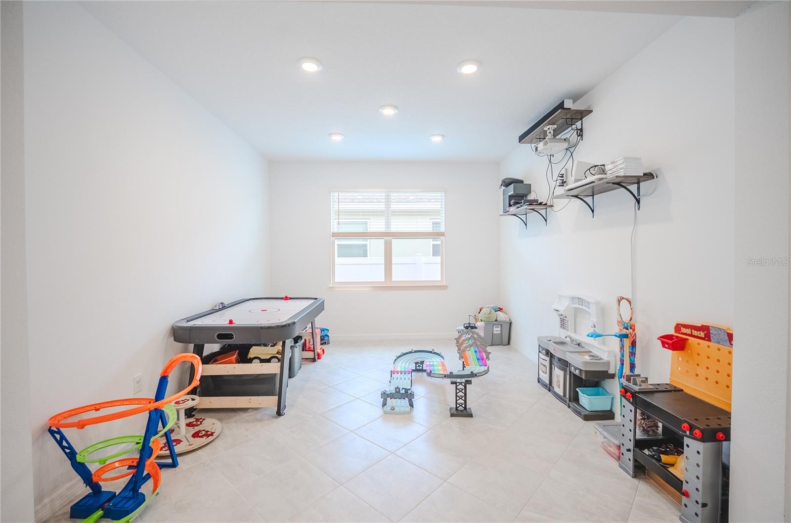 CALESA TOWNSHIP ROAN HILLS - Residential