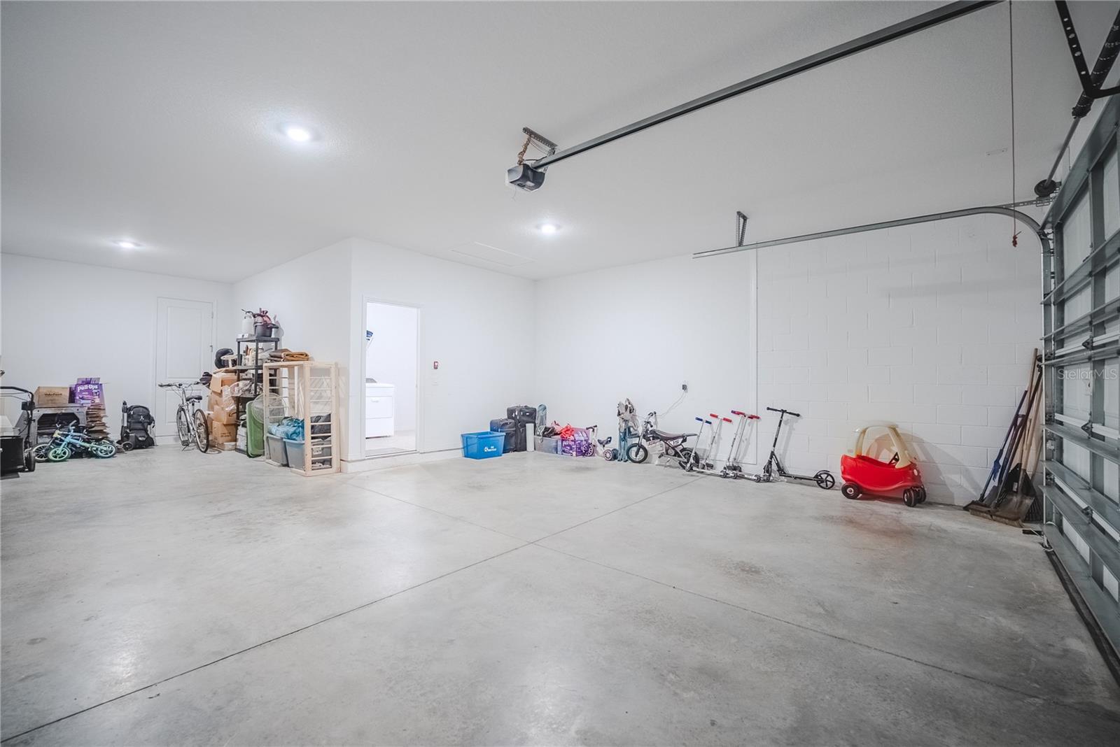 CALESA TOWNSHIP ROAN HILLS - Residential